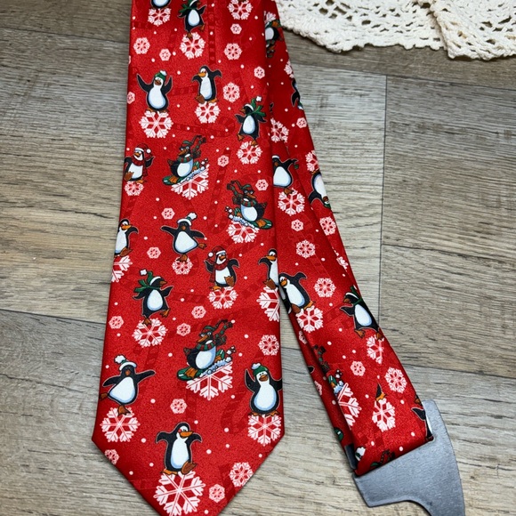 Hallmark Yule Tie Greetings Mens Penguins Necktie Christmas Red HolidayEUC - Picture 3 of 8